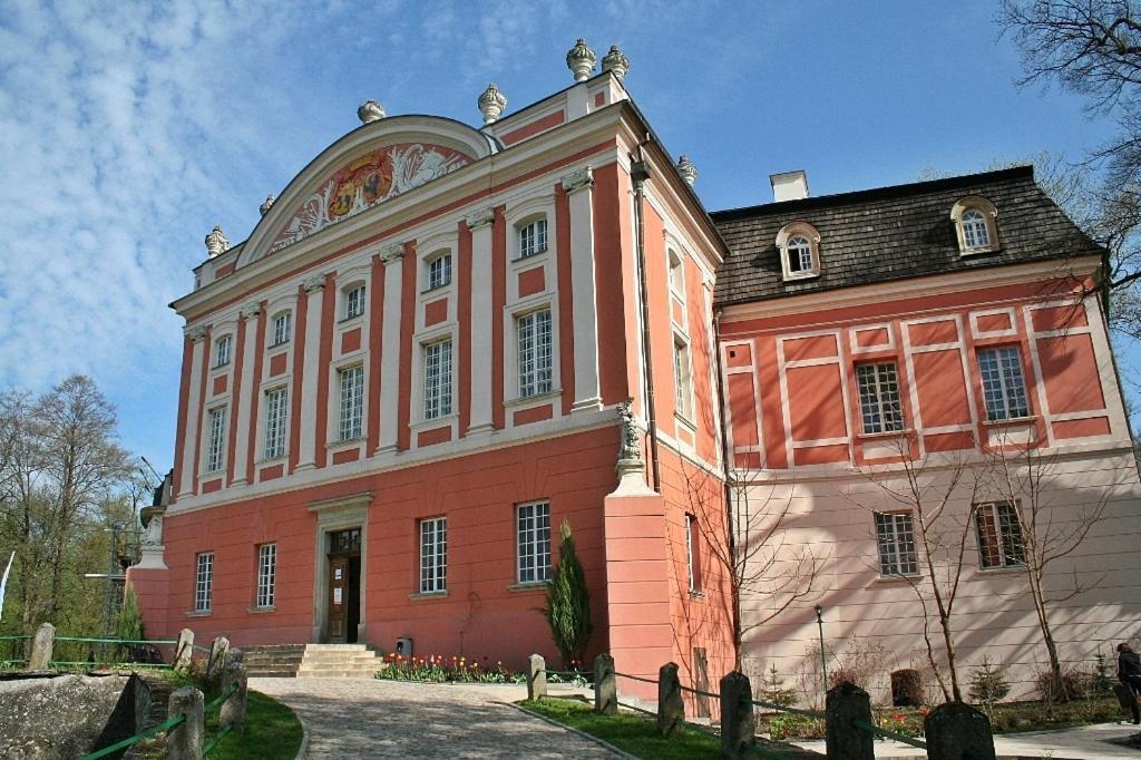 Palac Kurozweki Kurozwęki Exterior foto