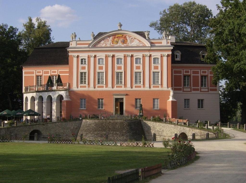 Palac Kurozweki Kurozwęki Exterior foto