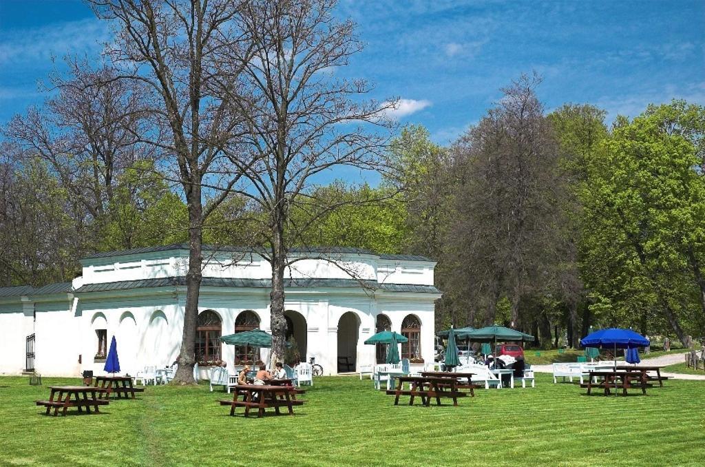 Palac Kurozweki Kurozwęki Exterior foto