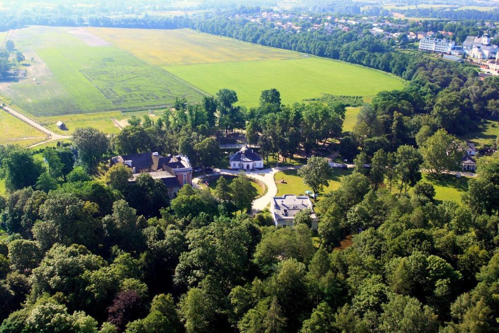 Palac Kurozweki Kurozwęki Exterior foto